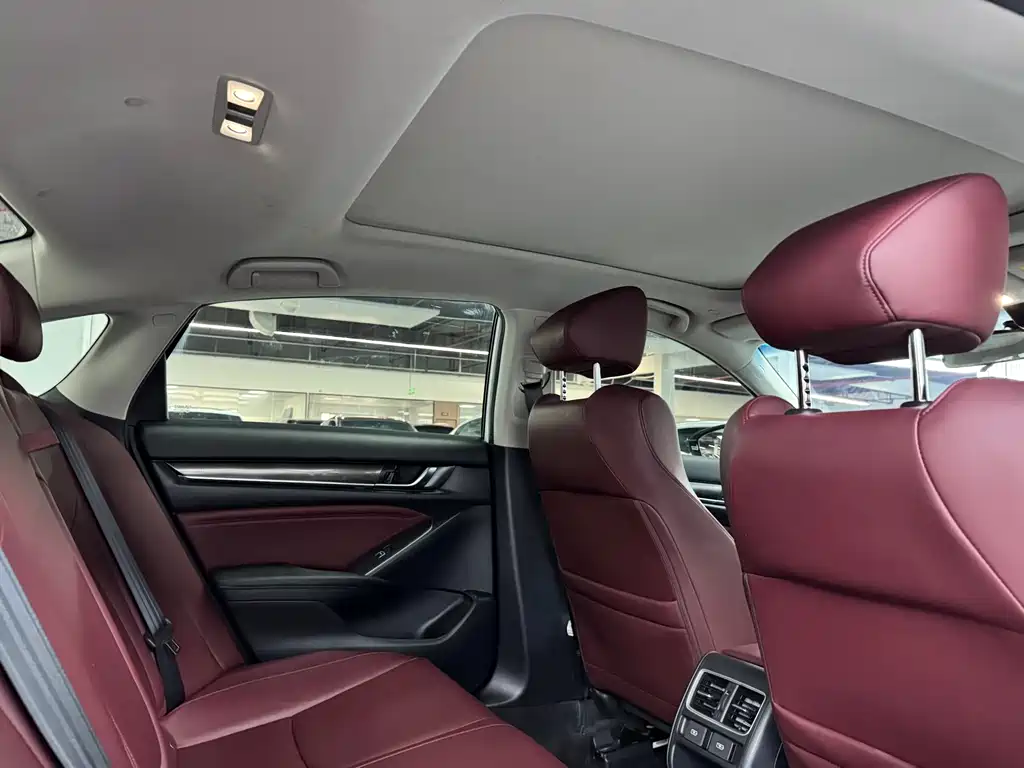 Honda Accord 2022 — фото 16