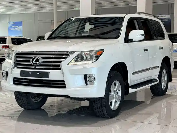 Lexus LX 2013