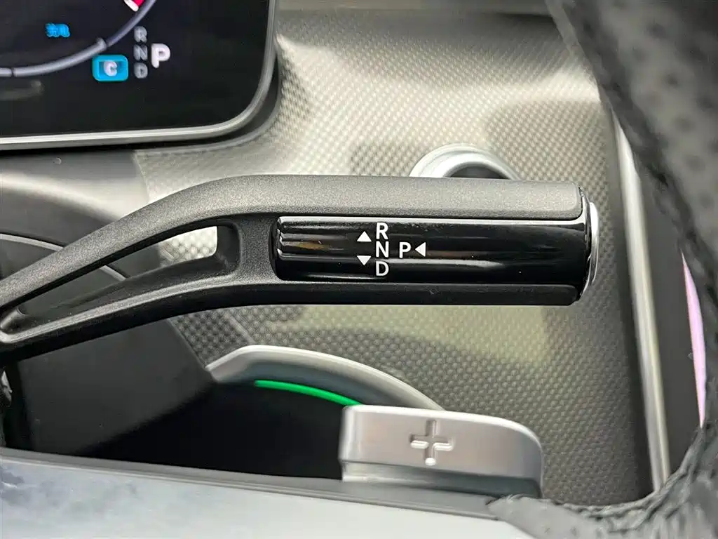 Mercedes-Benz C-Class 2023 — фото 18
