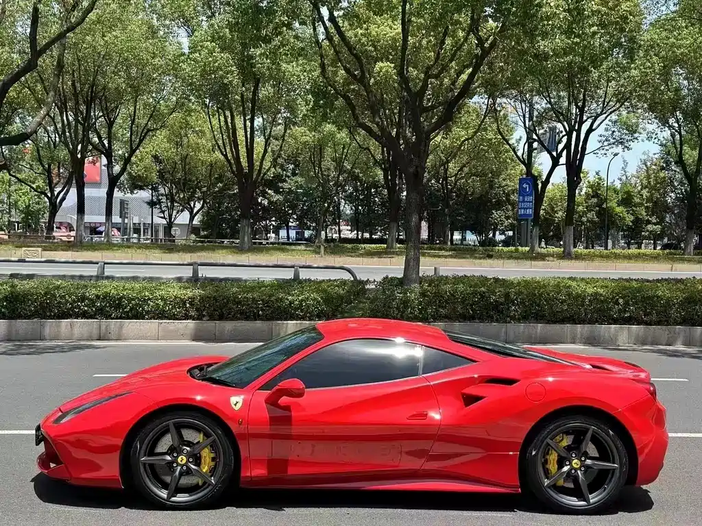 Ferrari 488 2019 — фото 5