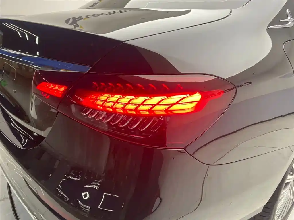 Mercedes-Benz E-Class 2023 — фото 10