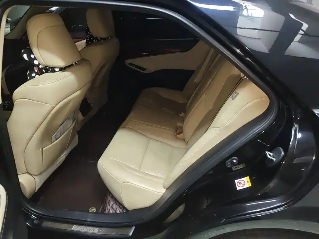 Toyota Crown 2015 — фото 15