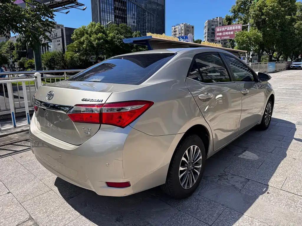 Toyota Corolla 2018 — фото 13