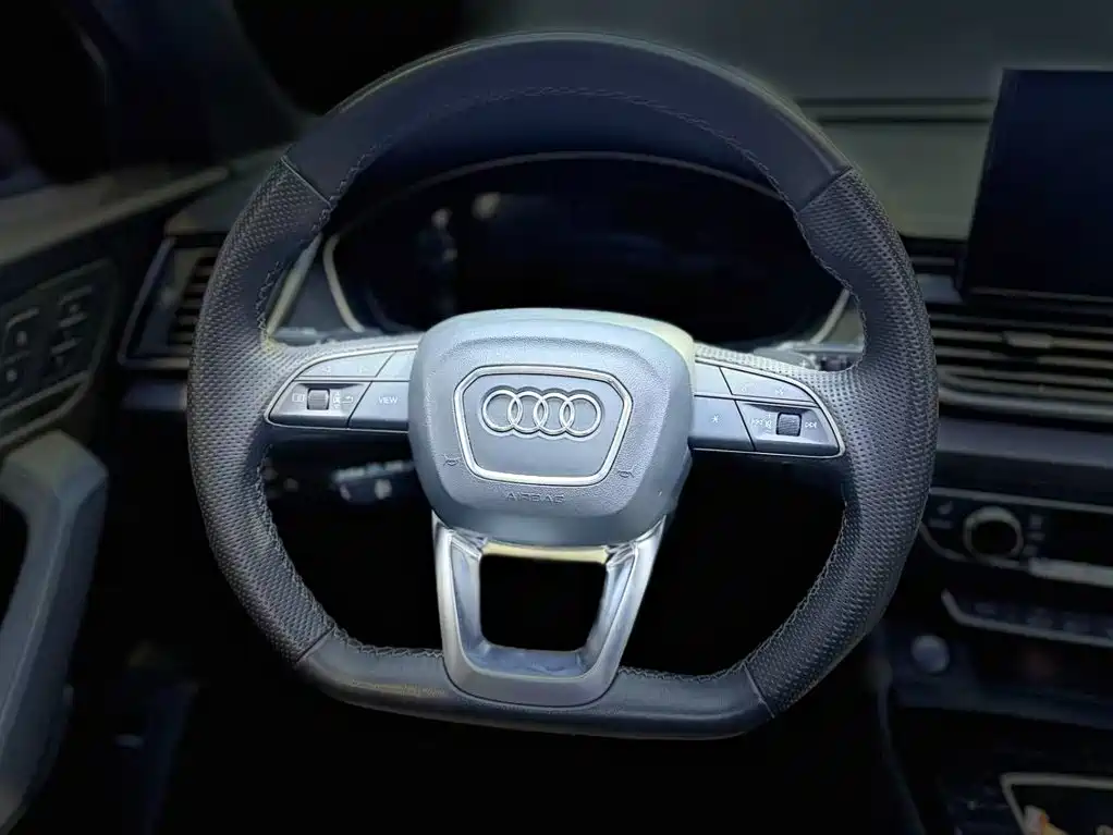 Audi Q5L Sportback 2023 — фото 11