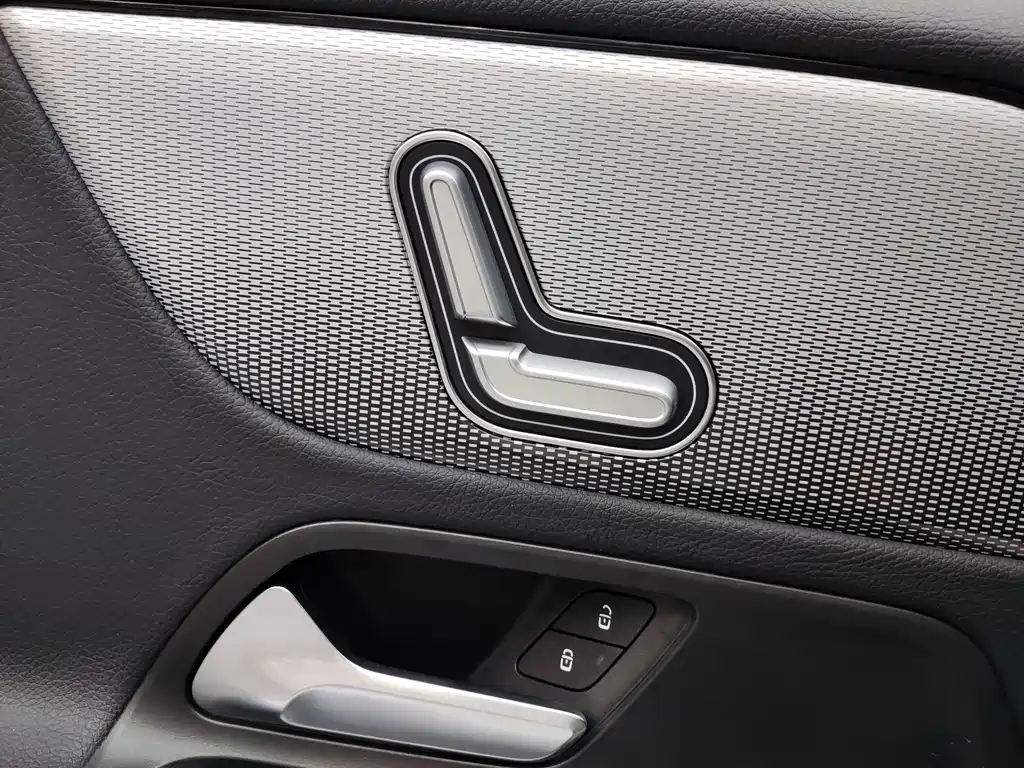 Mercedes-Benz GLB 2020 — фото 19