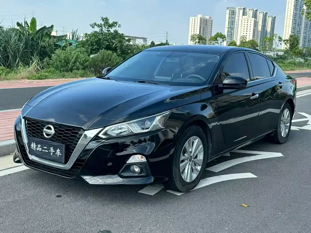 Nissan Teana 2022 — фото 1