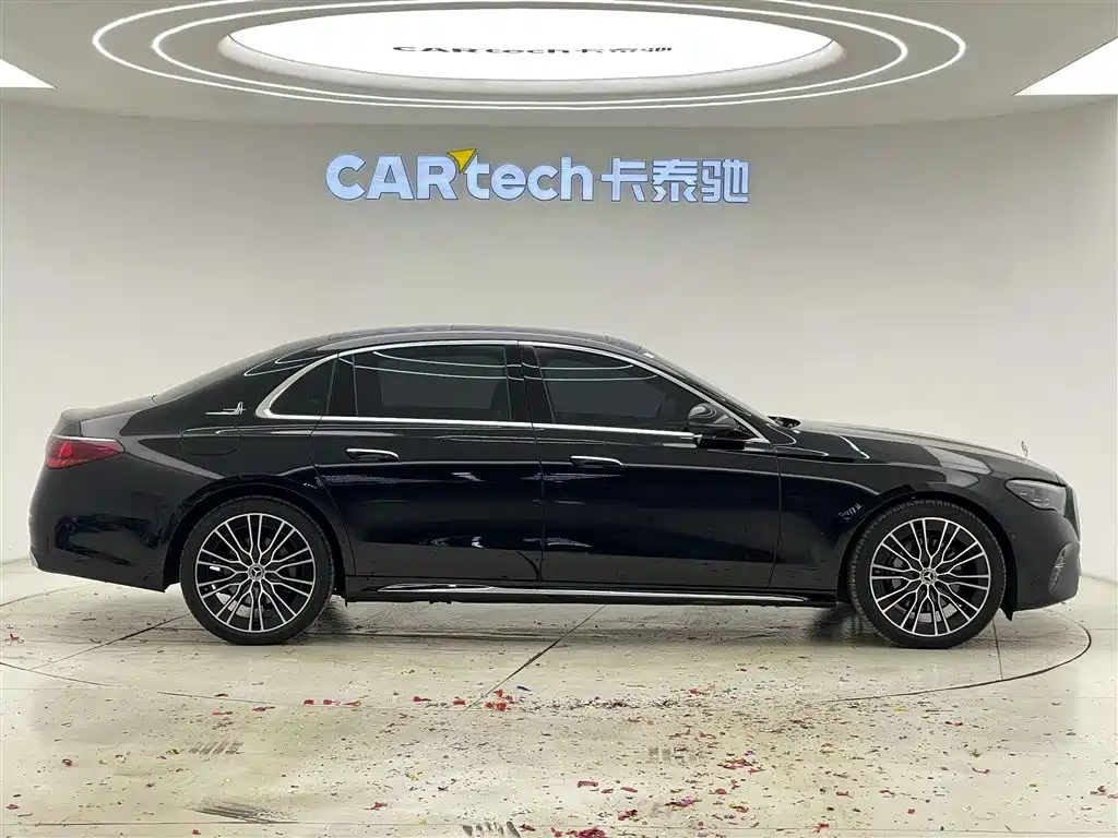 Mercedes-Benz E-Class 2025 — фото 4