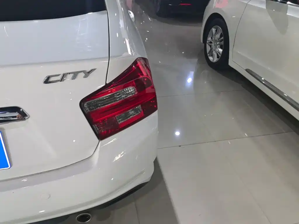 Honda City Classic 2015 — фото 8