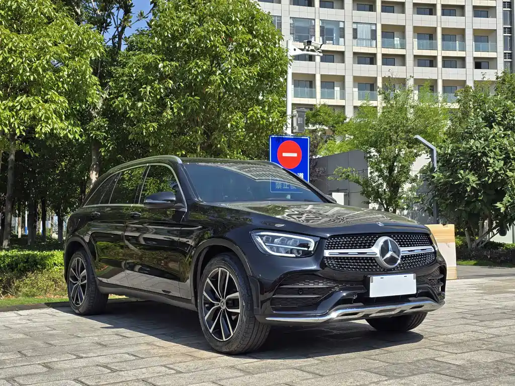 Mercedes-Benz GLC 2023