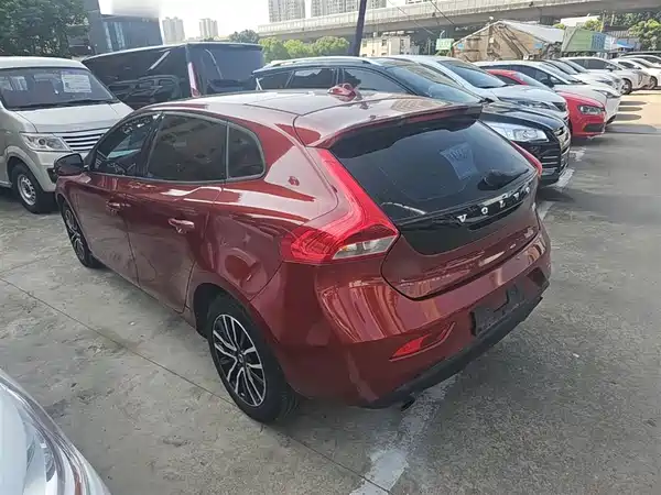 Volvo V40 2018