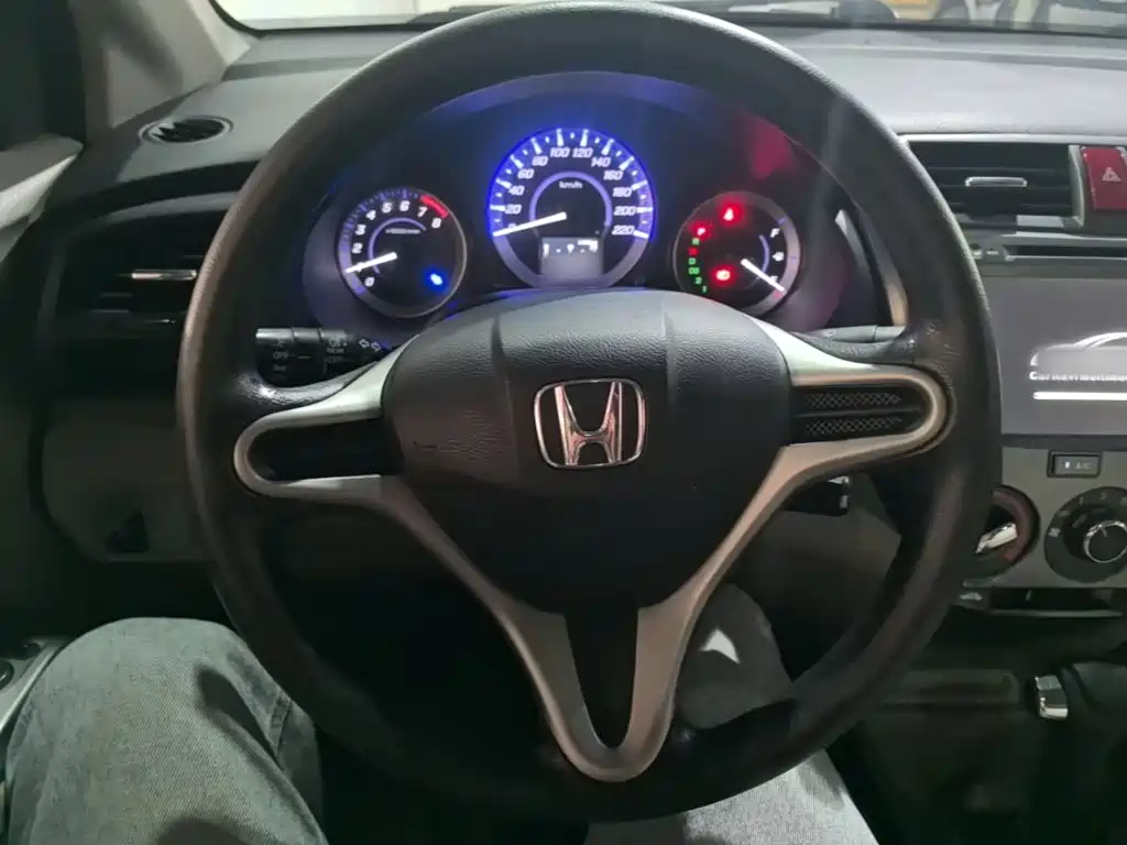 Honda City Classic 2015 — фото 11