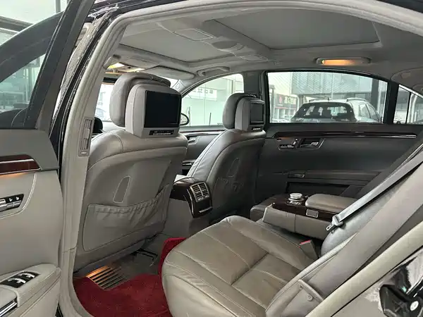 Mercedes-Benz S-Class 2008