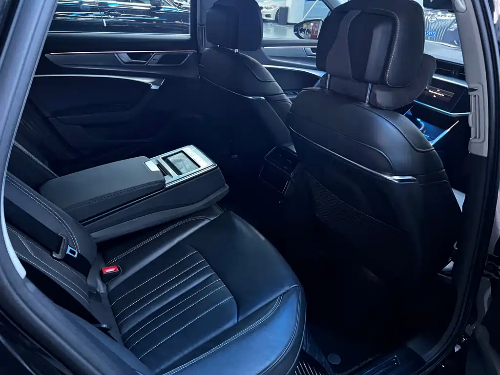 Audi A6L 2023 — фото 15