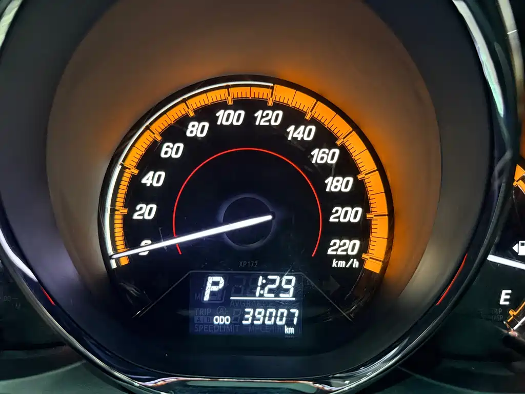 Toyota Yaris L 2022 — фото 19