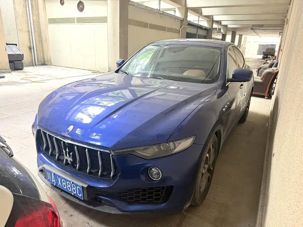 Maserati Levante 2017 — фото 8