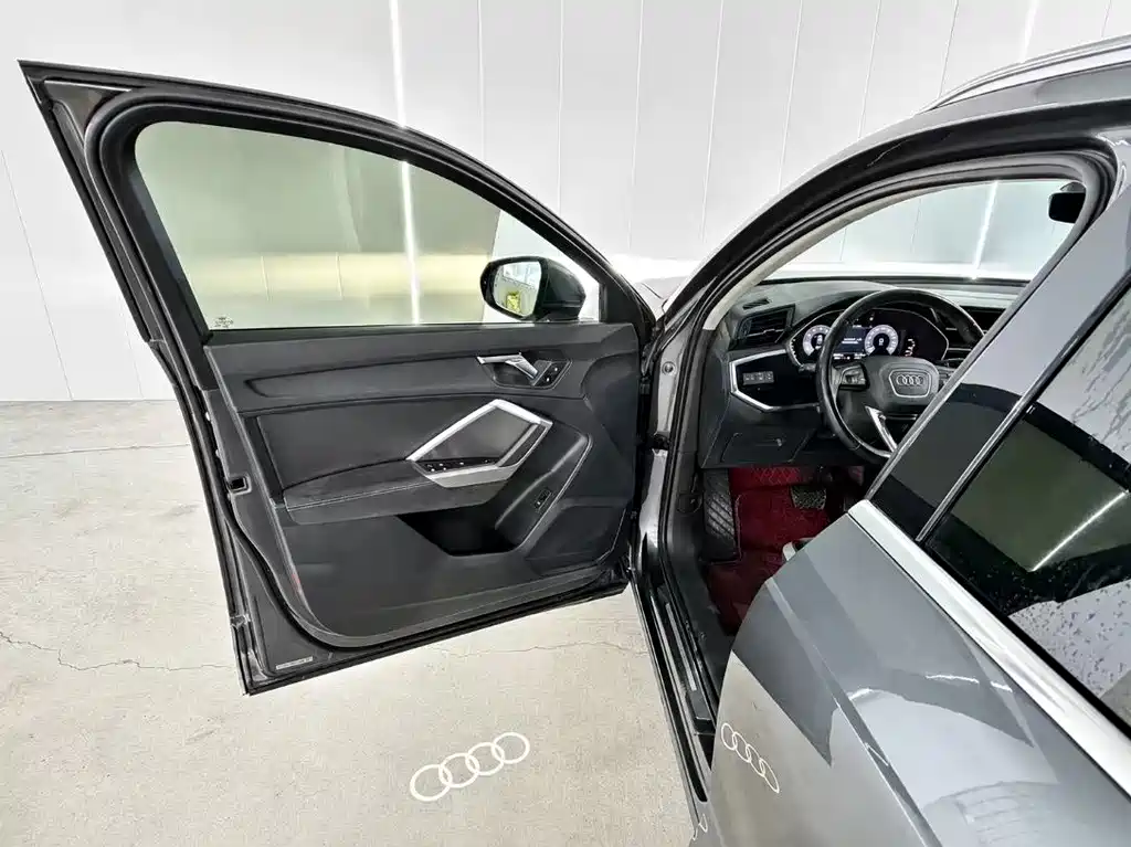 Audi Q3 2022 — фото 16