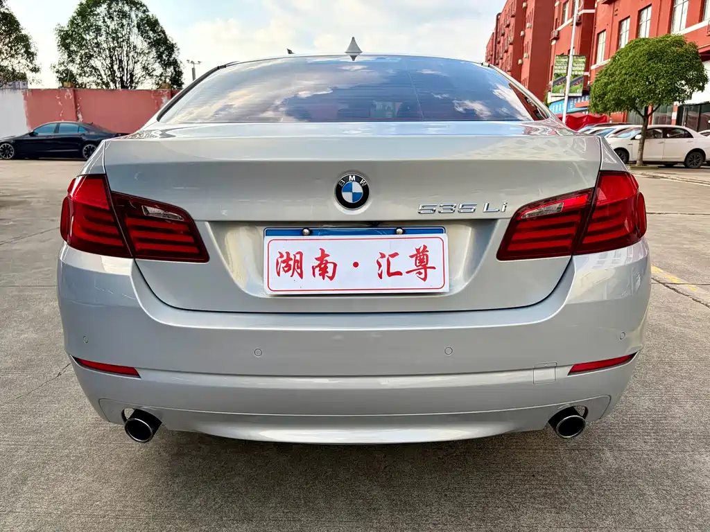 BMW 5 Series 2013 — фото 17
