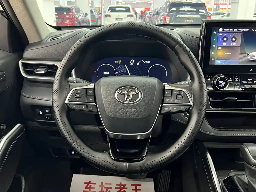 Toyota Highlander 2025 — фото 10