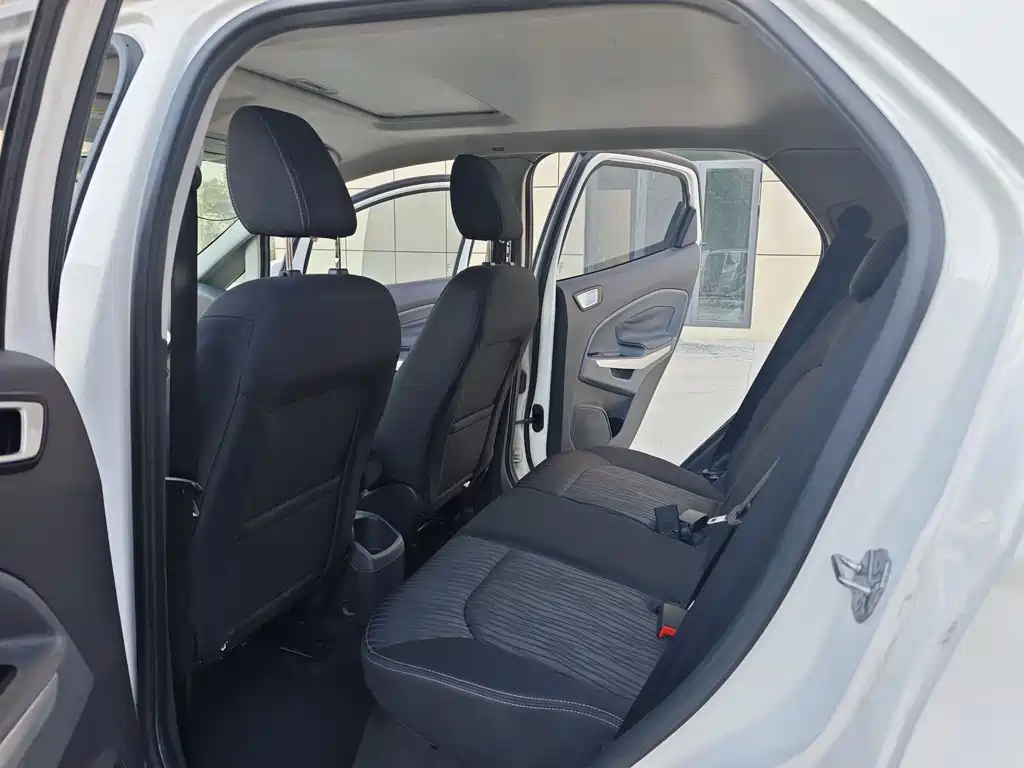 Ford Ecosport 2016 — фото 9
