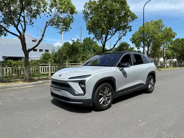 NIO ES6 2020