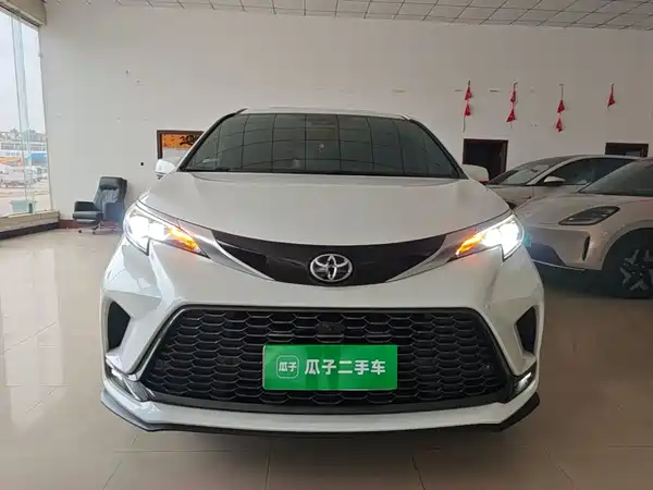 Toyota Granvia 2024
