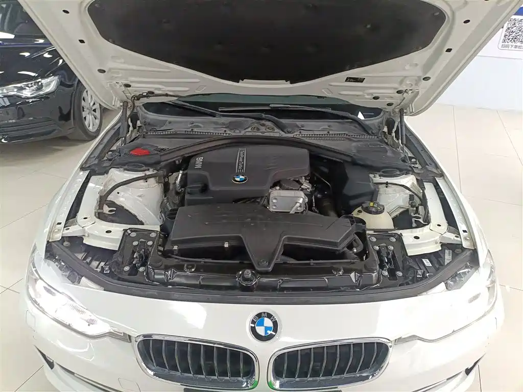 BMW 3 Series 2015 — фото 16