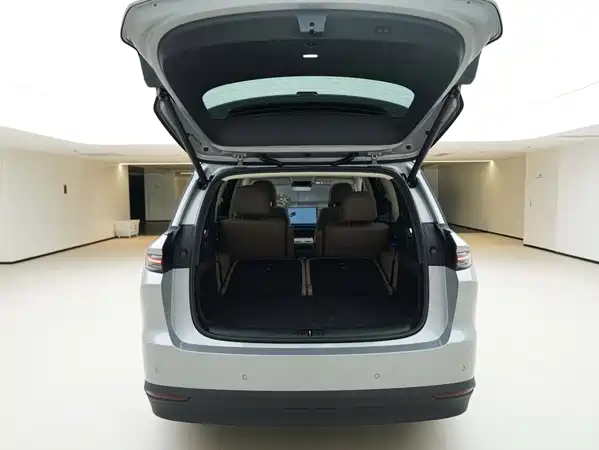 Li Auto i8 2026