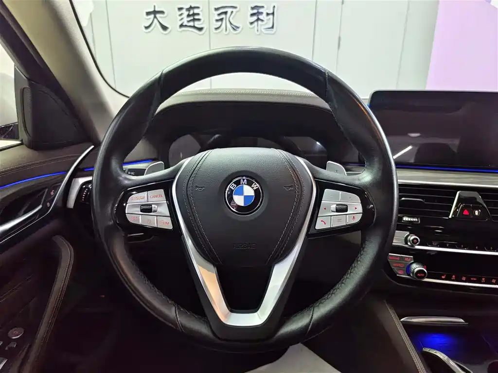 BMW 5 Series 2021 — фото 14