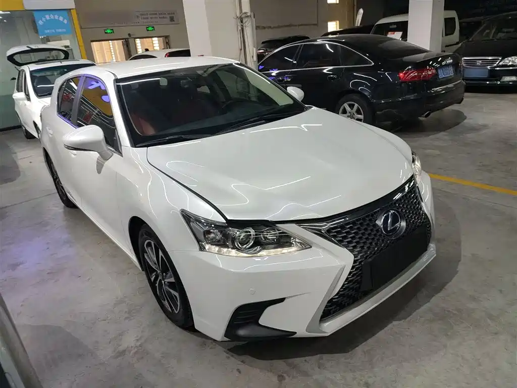 Lexus CT 2020 — фото 22
