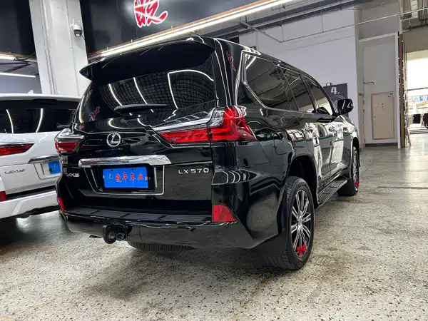 Lexus LX 2016