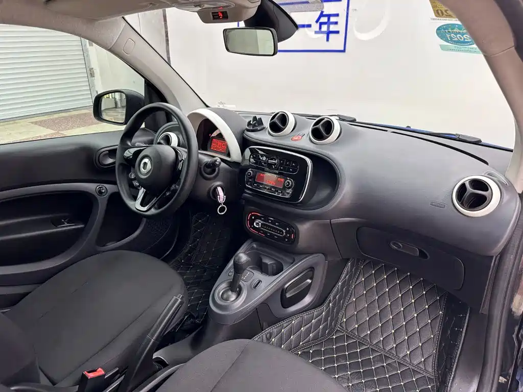 smart fortwo 2018 — фото 21