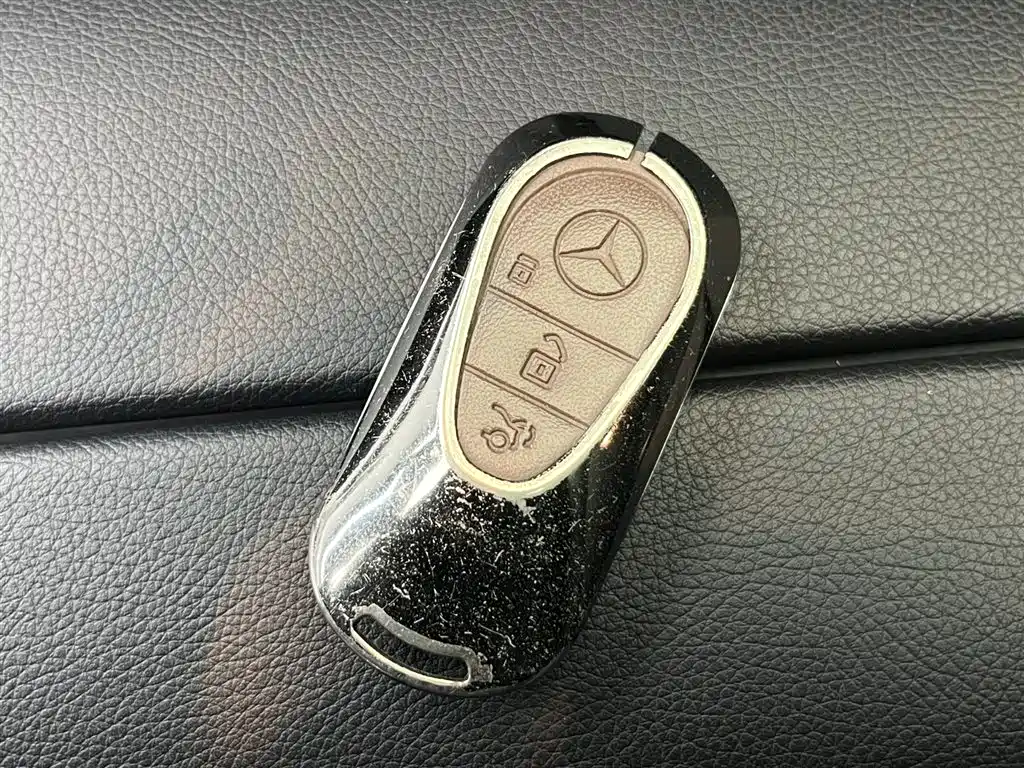 Mercedes-Benz C-Class 2023 — фото 19