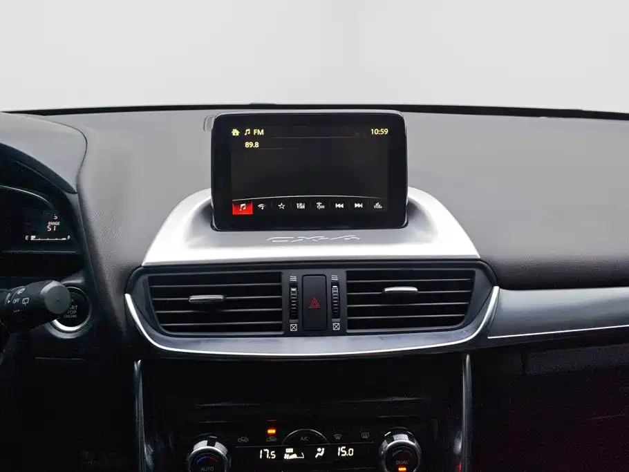 Mazda CX-4 2016 — фото 13