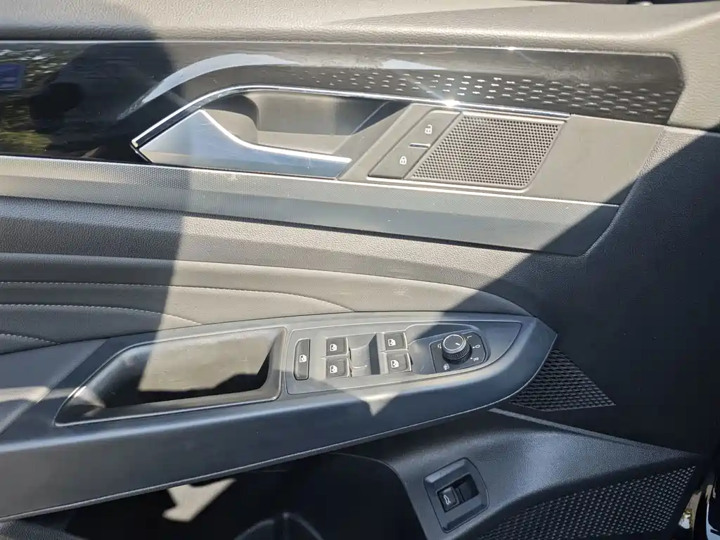 Volkswagen Passat 2023 — фото 13
