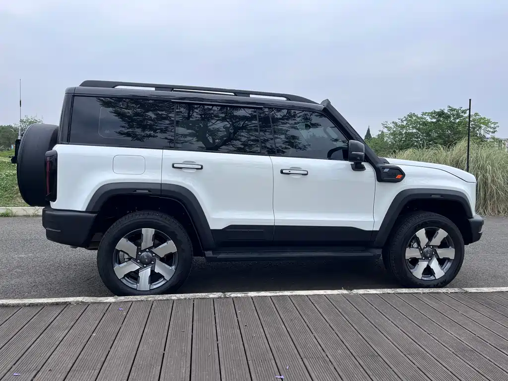 Beijing Off-Road BJ40 EREV 2025 — фото 7