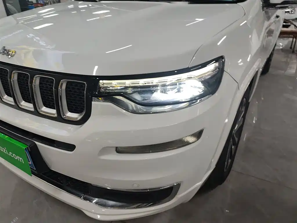 Jeep Grand Commander 2018 — фото 18