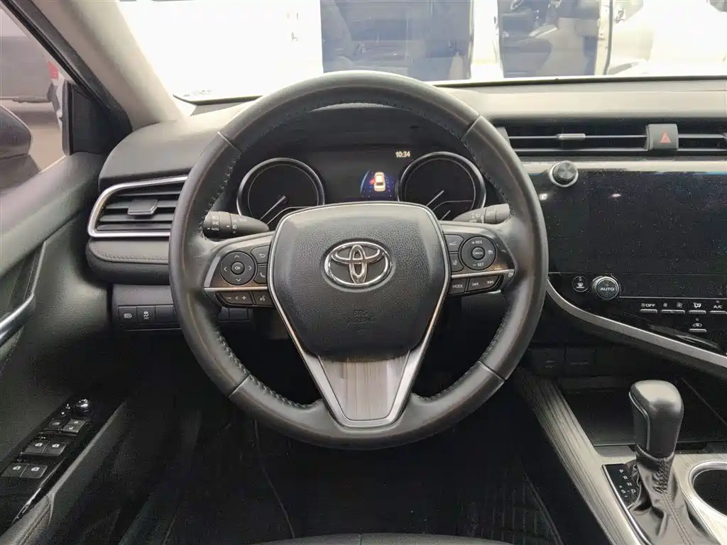 Toyota Camry 2021 — фото 11