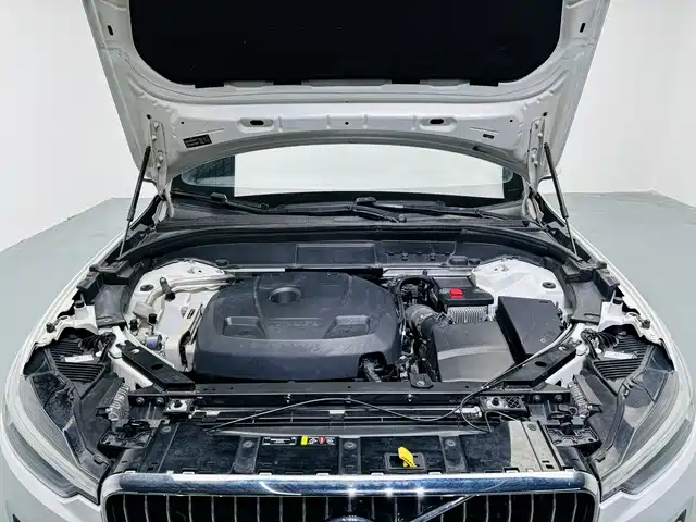 Volvo XC60 2021 — фото 19
