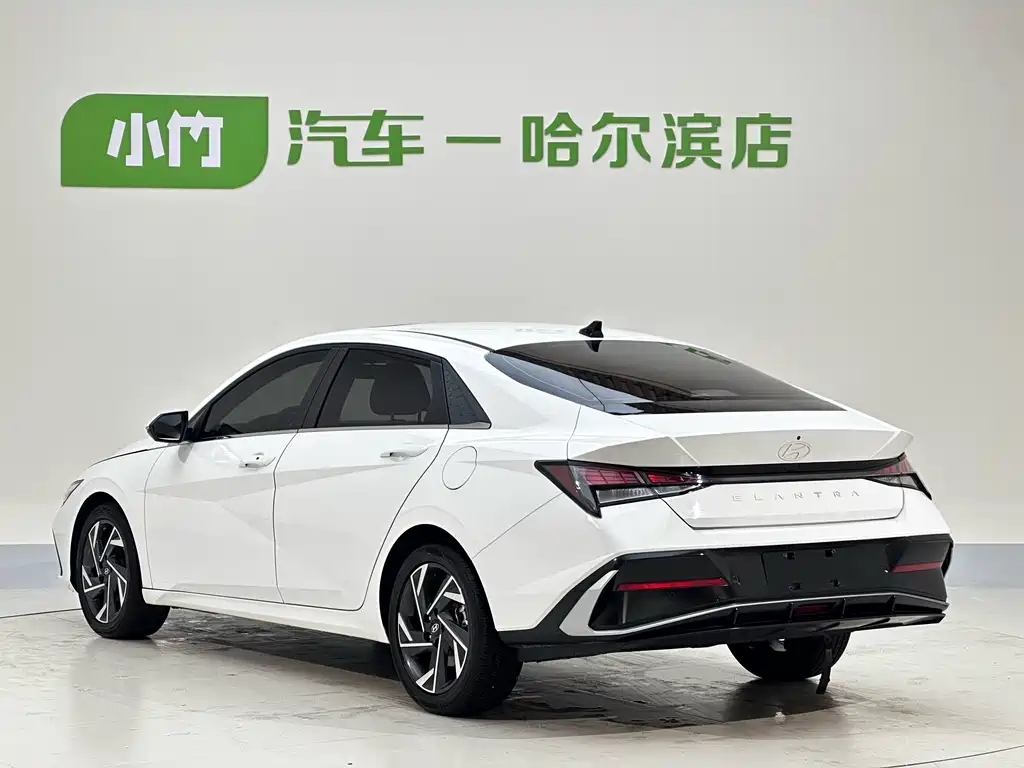 Hyundai Elantra 2023