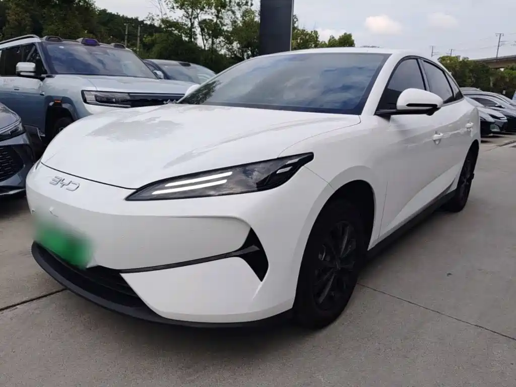BYD e7 2025