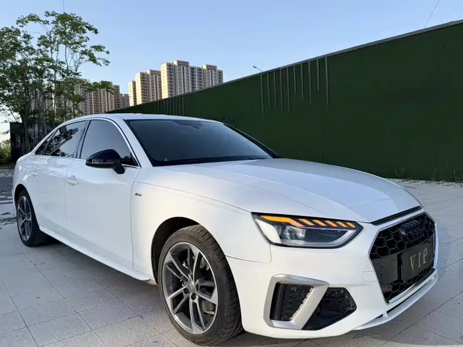 Audi A4L 2021