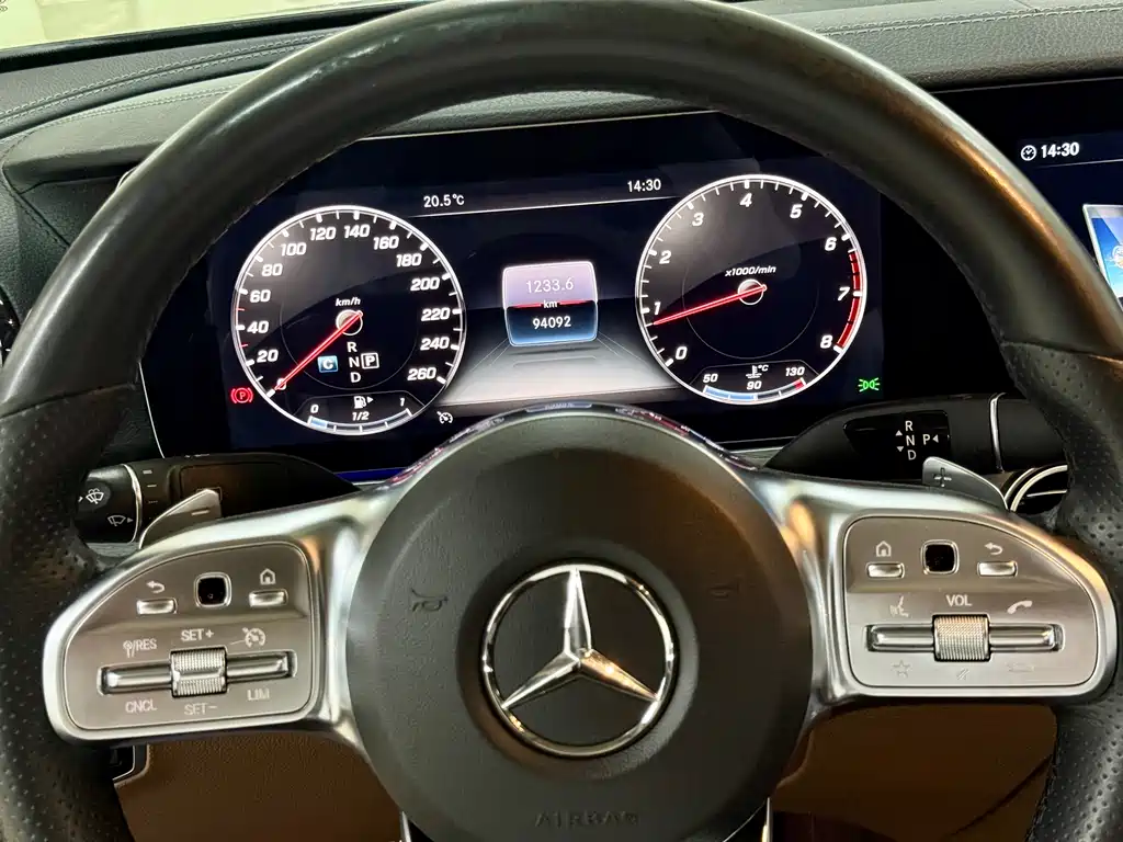 Mercedes-Benz E-Class 2019 — фото 13