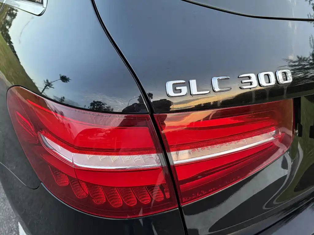 Mercedes-Benz GLC 2017 — фото 20