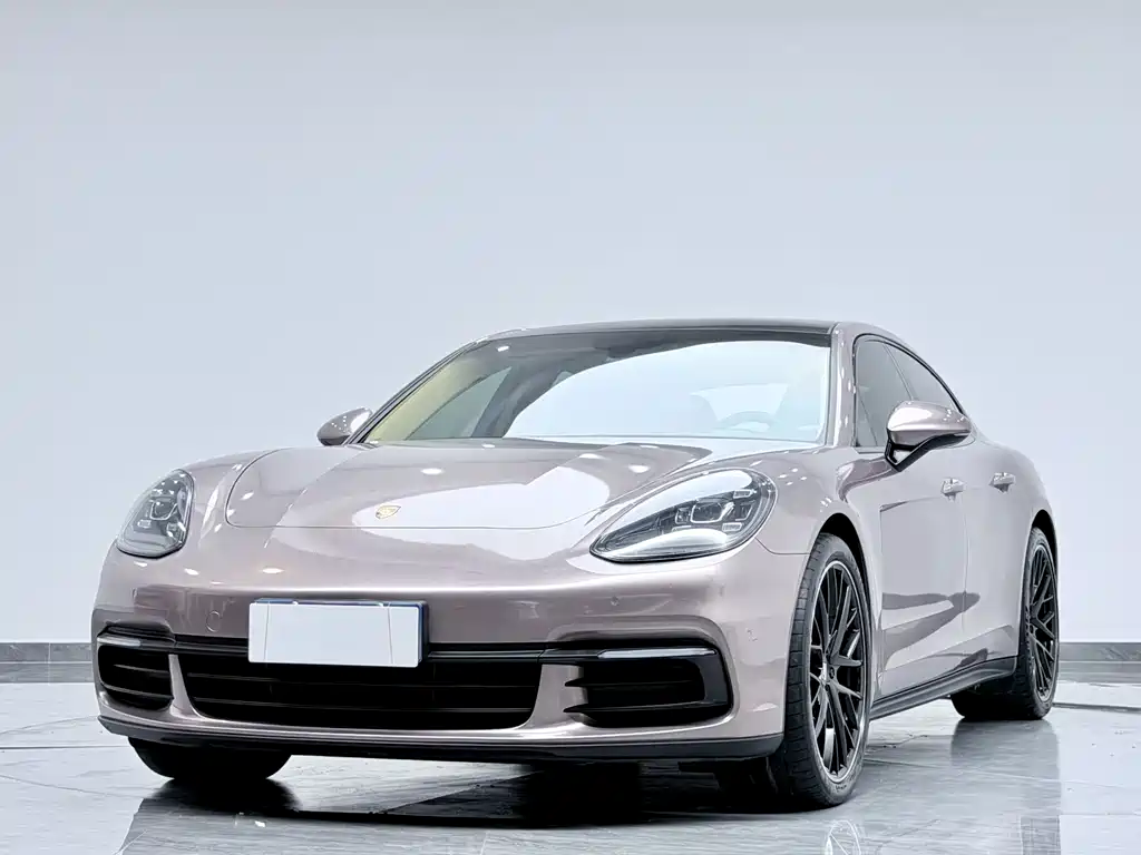 Porsche Panamera 2017 — фото 1