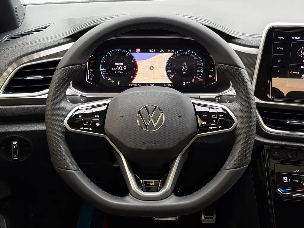 Volkswagen T-Roc 2025 — фото 12