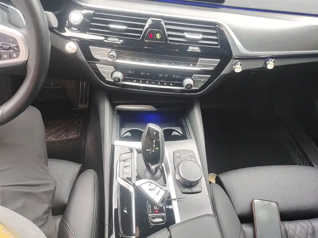 BMW 5 Series 2023 — фото 14