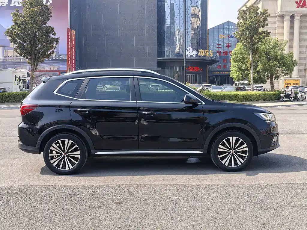Roewe RX5 New Energy 2017