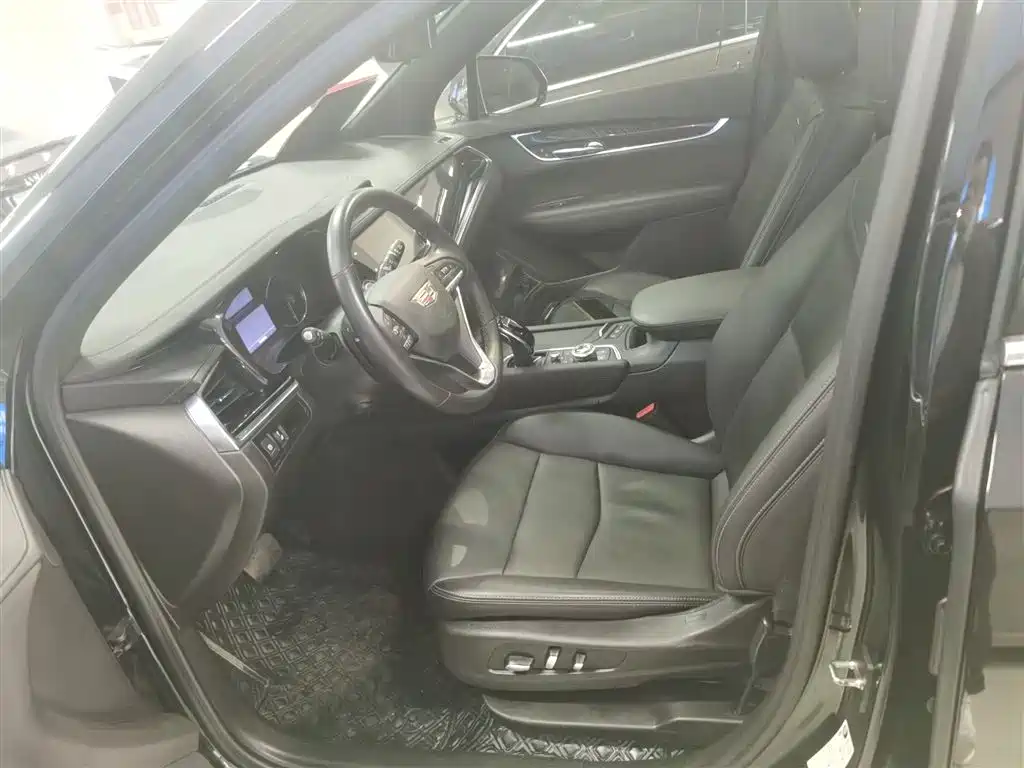 Cadillac XT6 2023 — фото 15