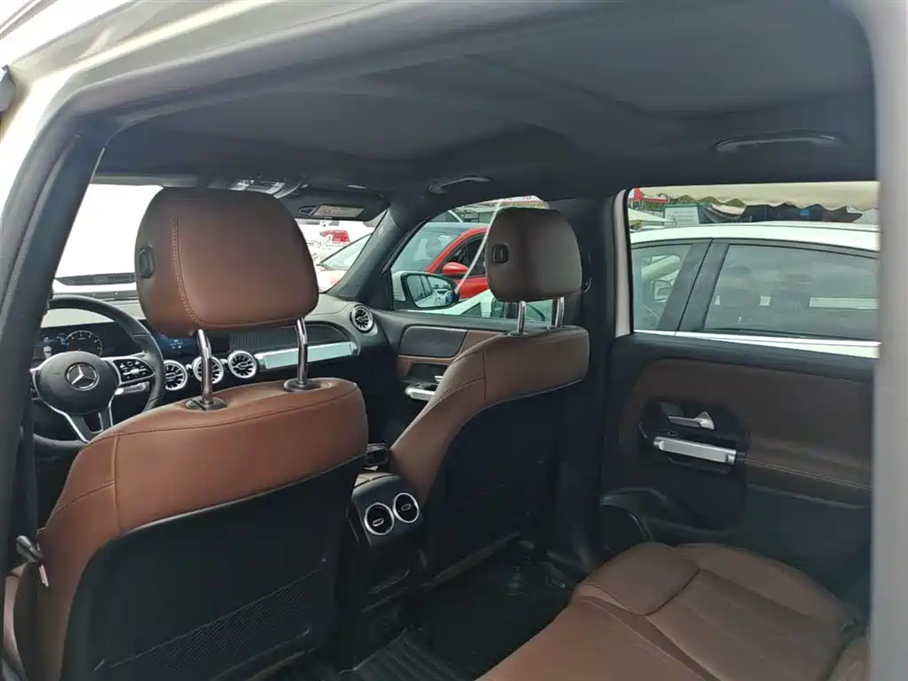 Mercedes-Benz GLB 2023 — фото 18