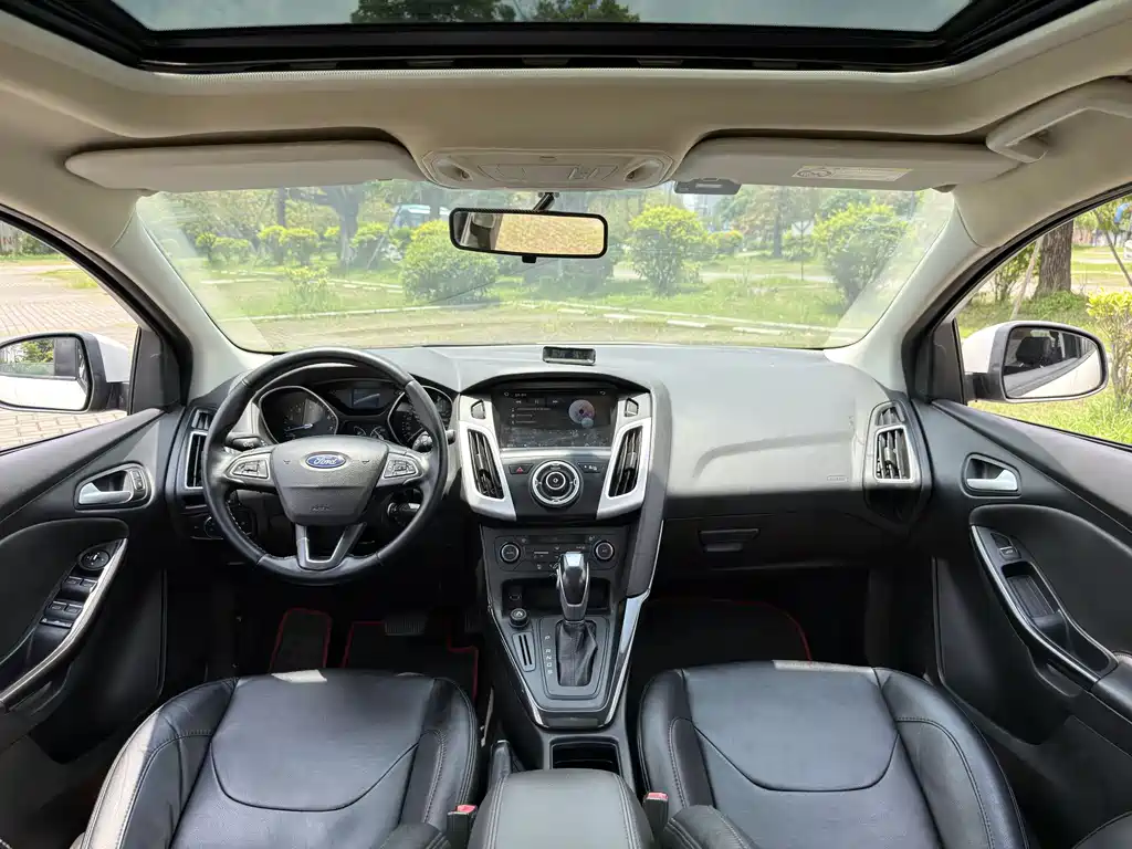 Ford Focus 2015 — фото 6